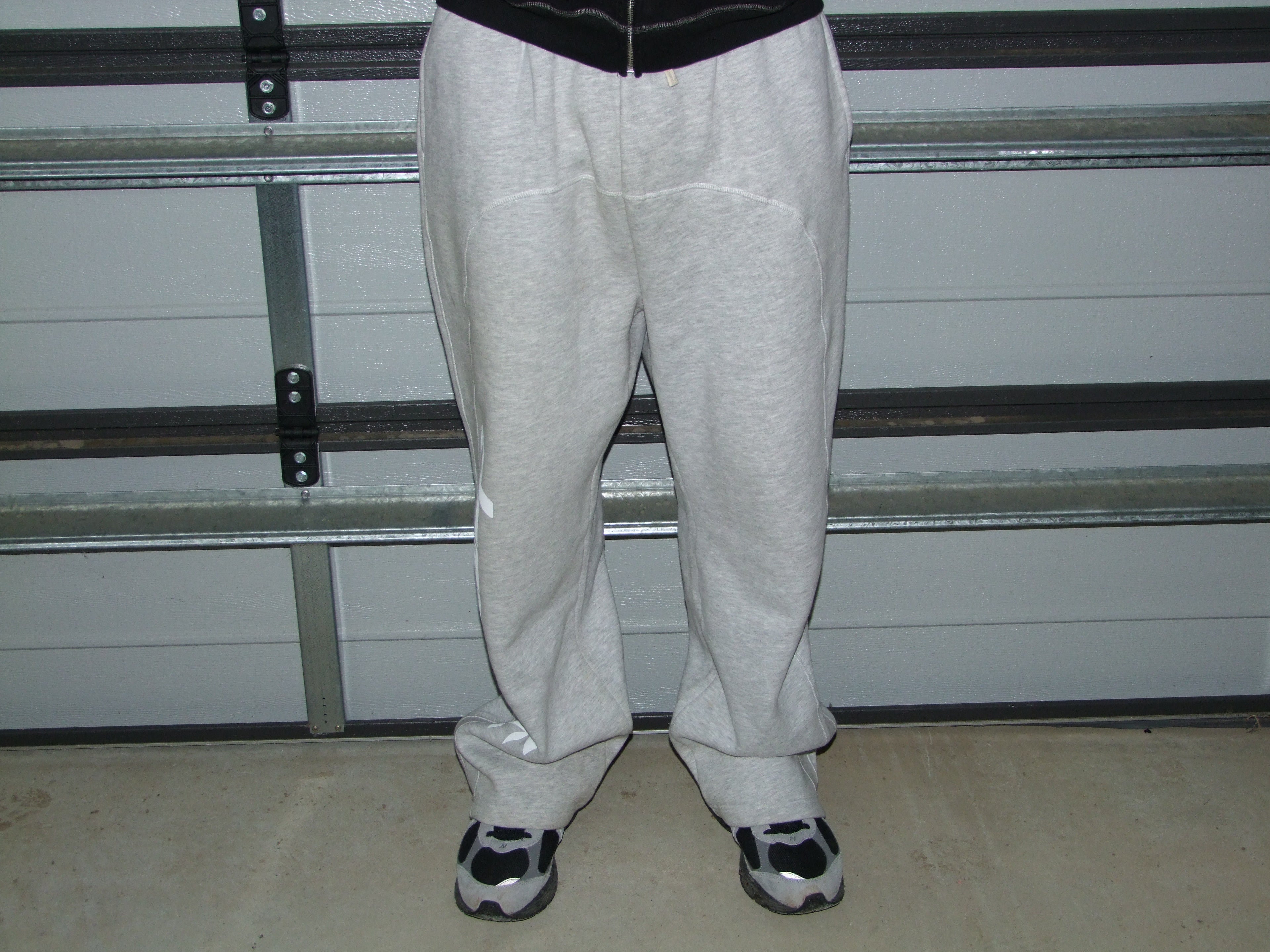 THA STITCHED SWEATS