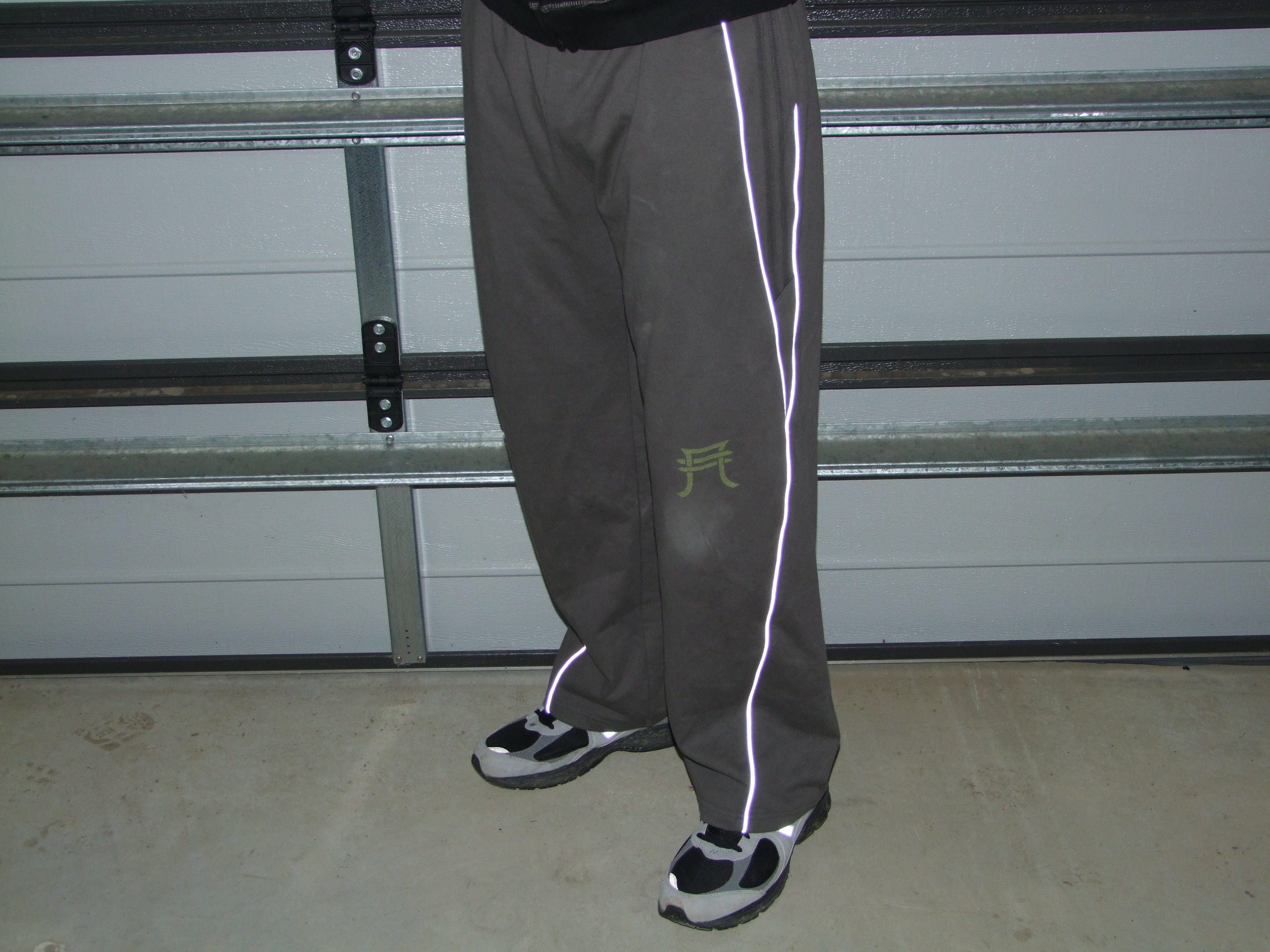 THA REFLECTIVE SWEATS