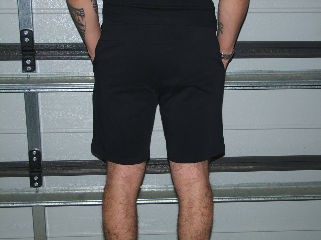 THA ESSENTIAL HEAVYWEIGHT SHORTS