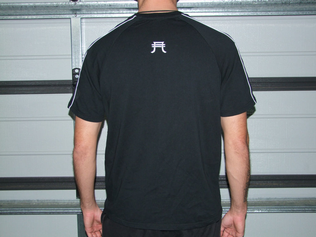 THA RAGLAN TEE